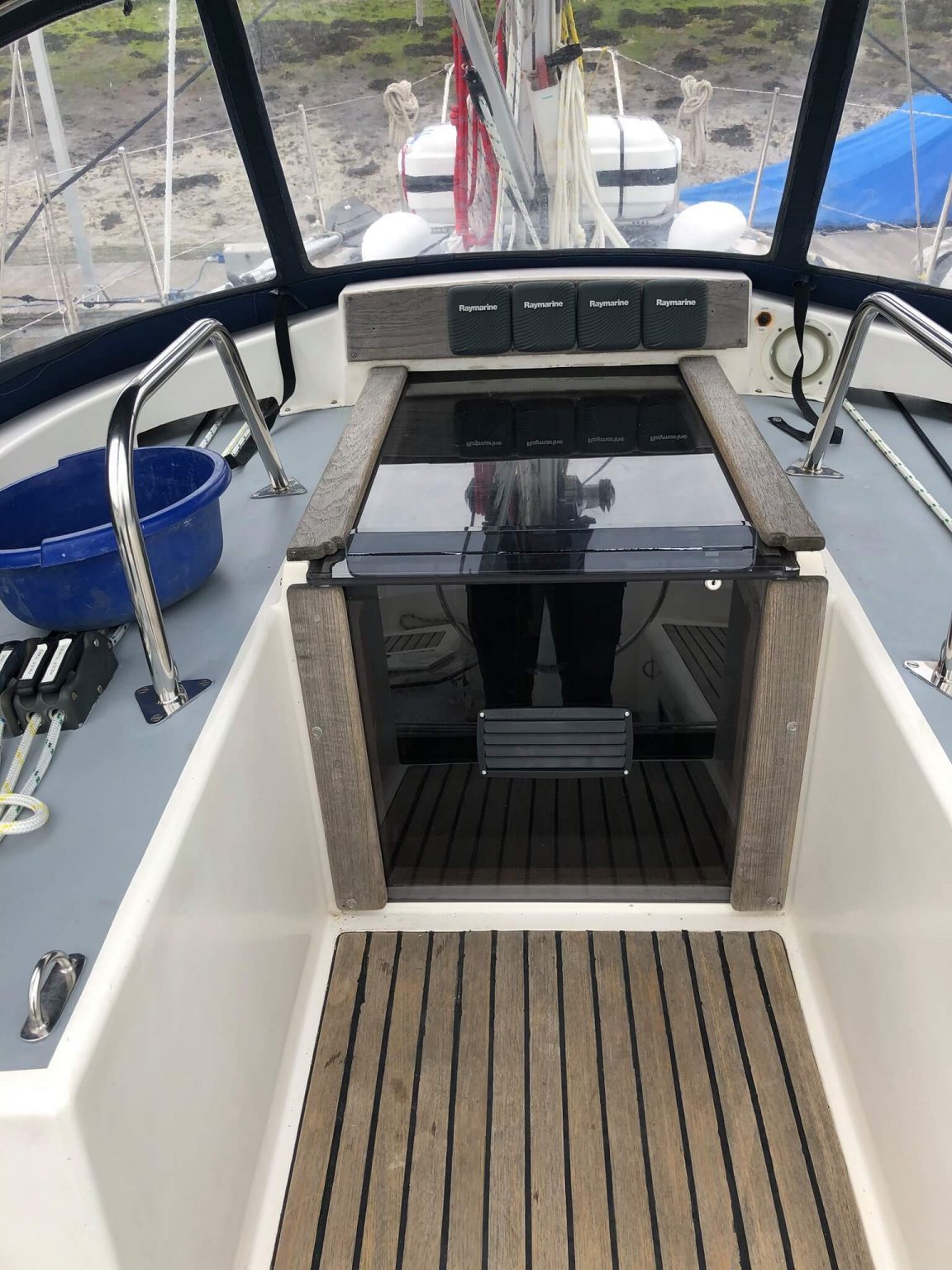 Boat Windows & Hatches, Washboards, Marine Mirrors Port Synthetics